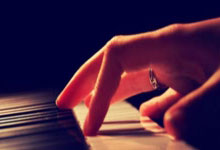 黑白直播网-雷霆万钧！青春风暴横扫休斯顿，俄城新王登基之路再添史诗注脚