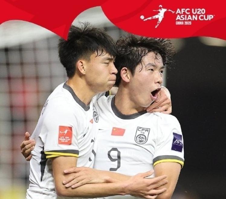 黑白直播在线观看-亚洲足球赛事备战如火如荼，球队期待夺冠的简单介绍