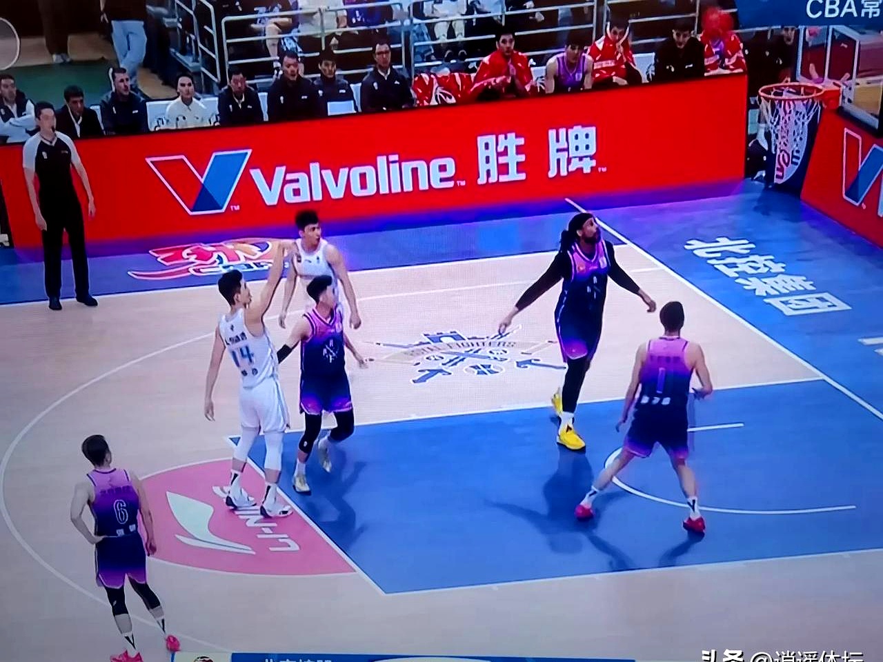 河南男篮擒下山东队,豪取胜利的简单介绍 河南男篮擒下山东队,豪取胜利的简单介绍