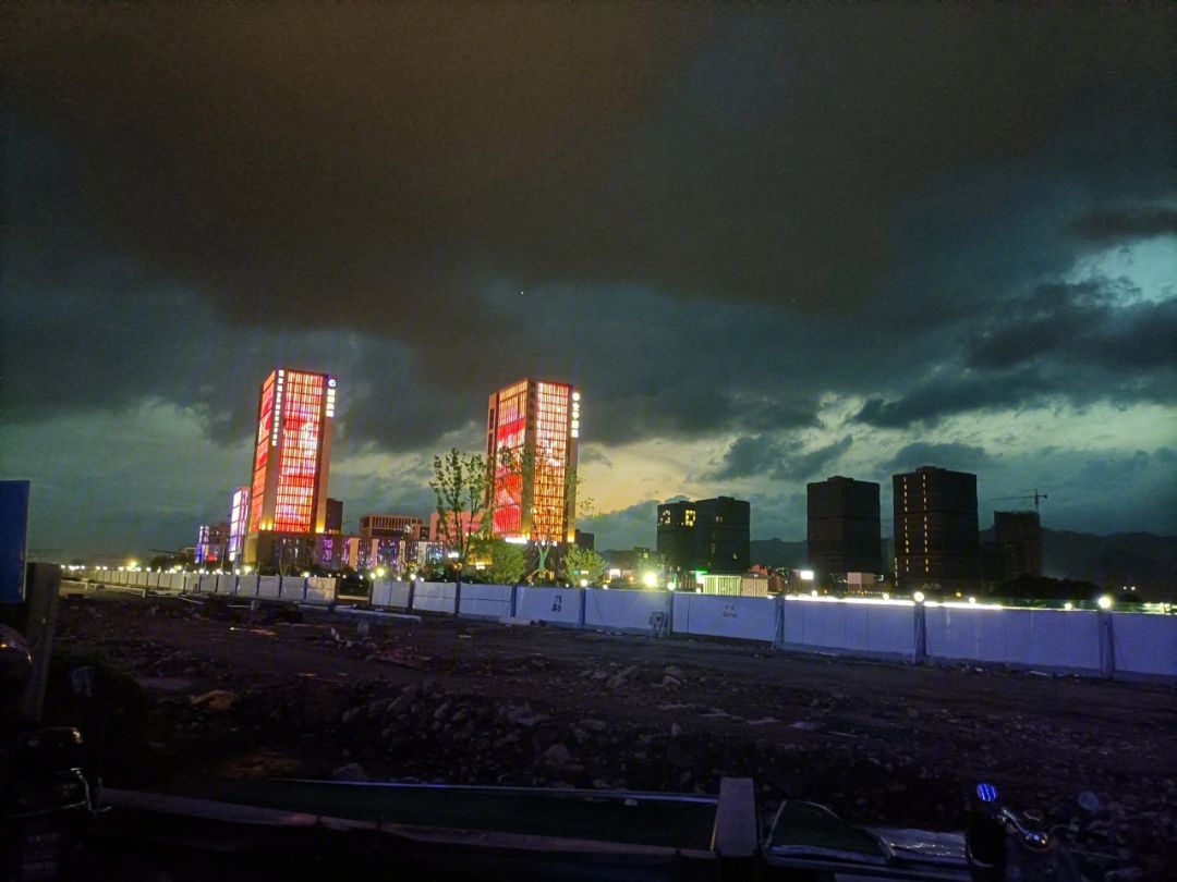 黑白直播-佛罗伦萨欲掀意甲联赛乌云，新年冲劲的简单介绍