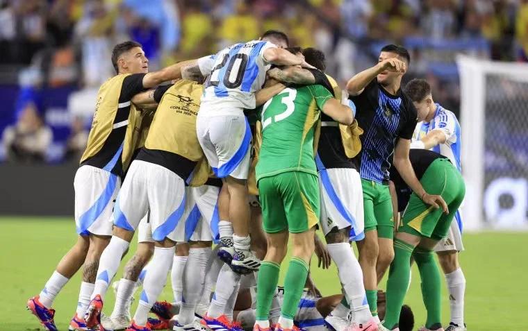 黑白直播在线观看nba-梅西受伤退出比赛，阿根廷备战不确定的简单介绍