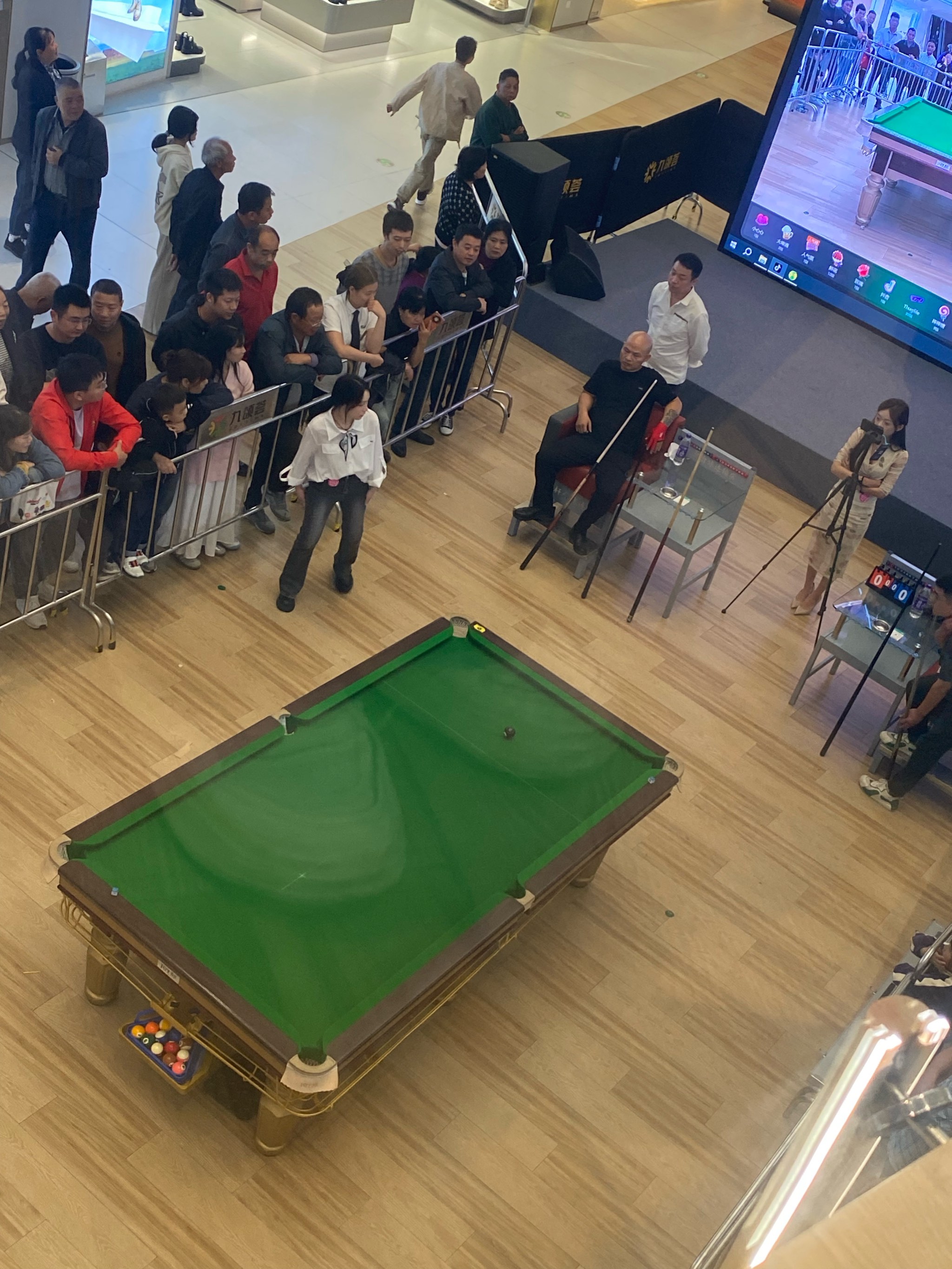 黑白直播网-精湛技艺展现，场上对决展现魅力的简单介绍