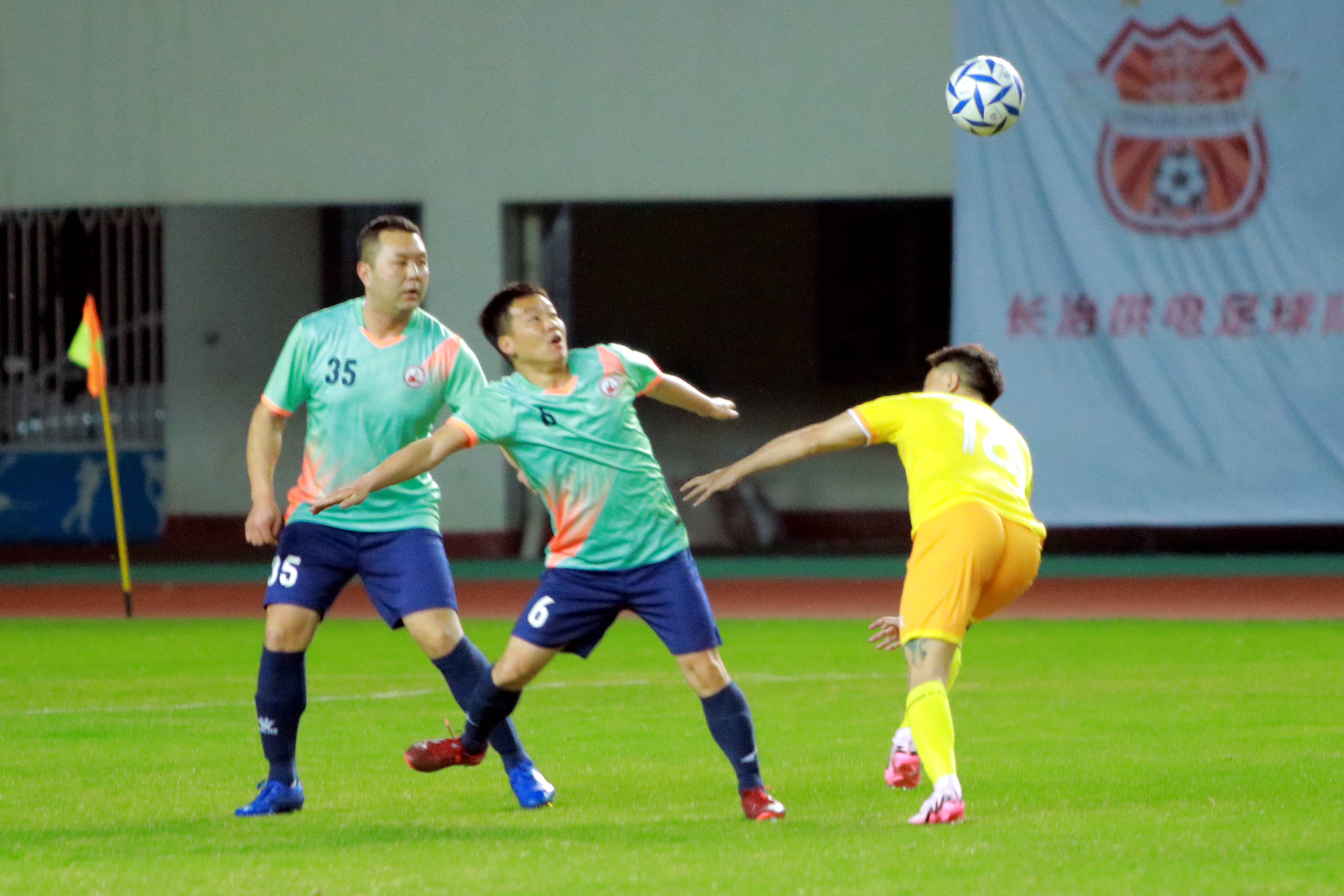 关注中国足球联赛,劲爆对决精彩十足 关注中国足球联赛,劲爆对决精彩十足