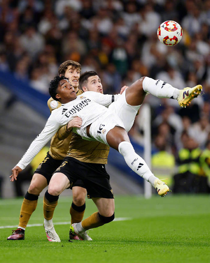 皇家马德里主帅展望未来,力争冲击冠军的简单介绍 皇家马德里主帅展望未来,力争冲击冠军的简单介绍