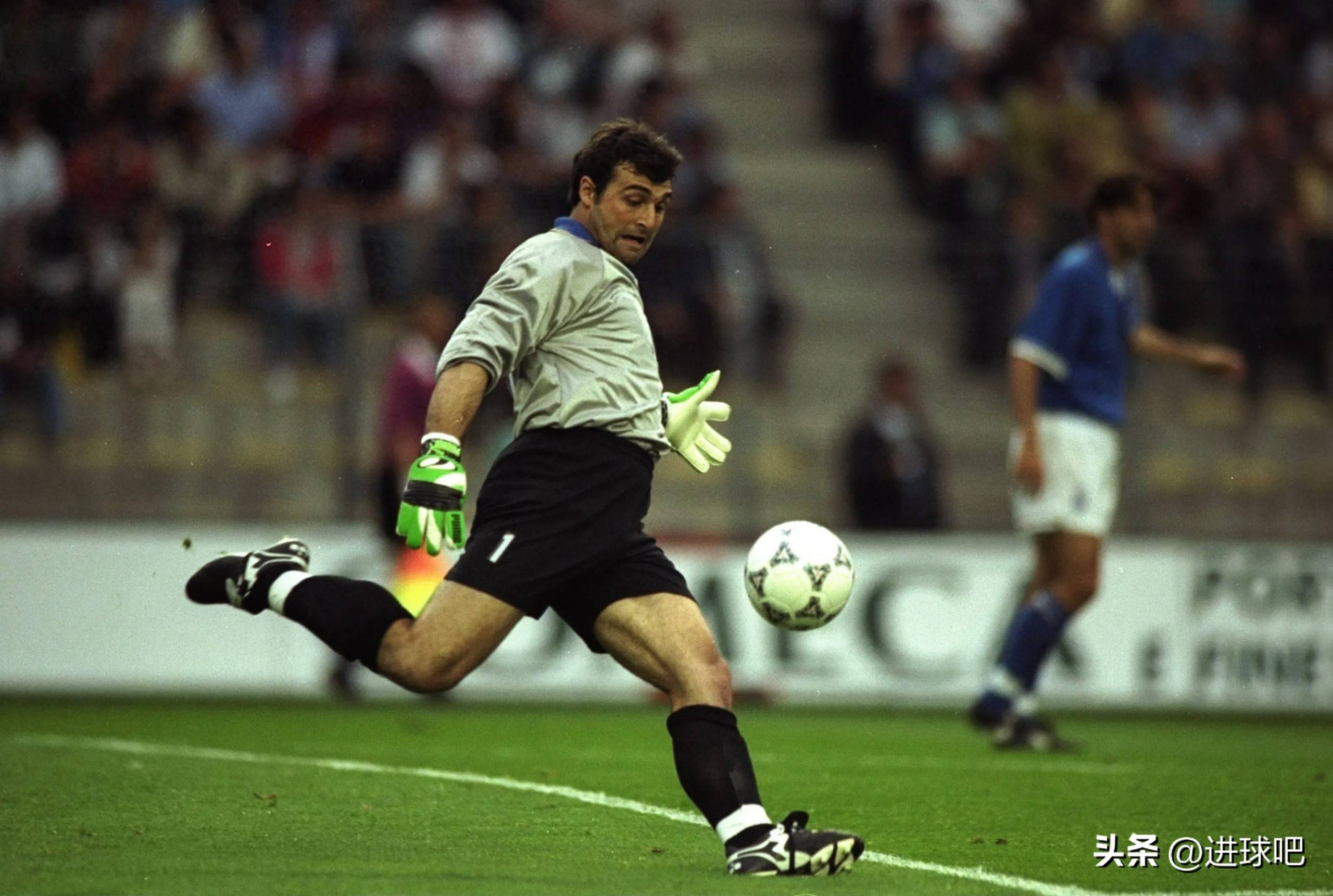 意大利俱乐部在国际杯赛上赢得掌声的简单介绍 意大利俱乐部在国际杯赛上赢得掌声的简单介绍