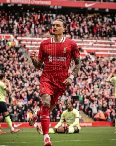 黑白直播网-利物浦力克意大利队，莱万逆转建功英超的简单介绍