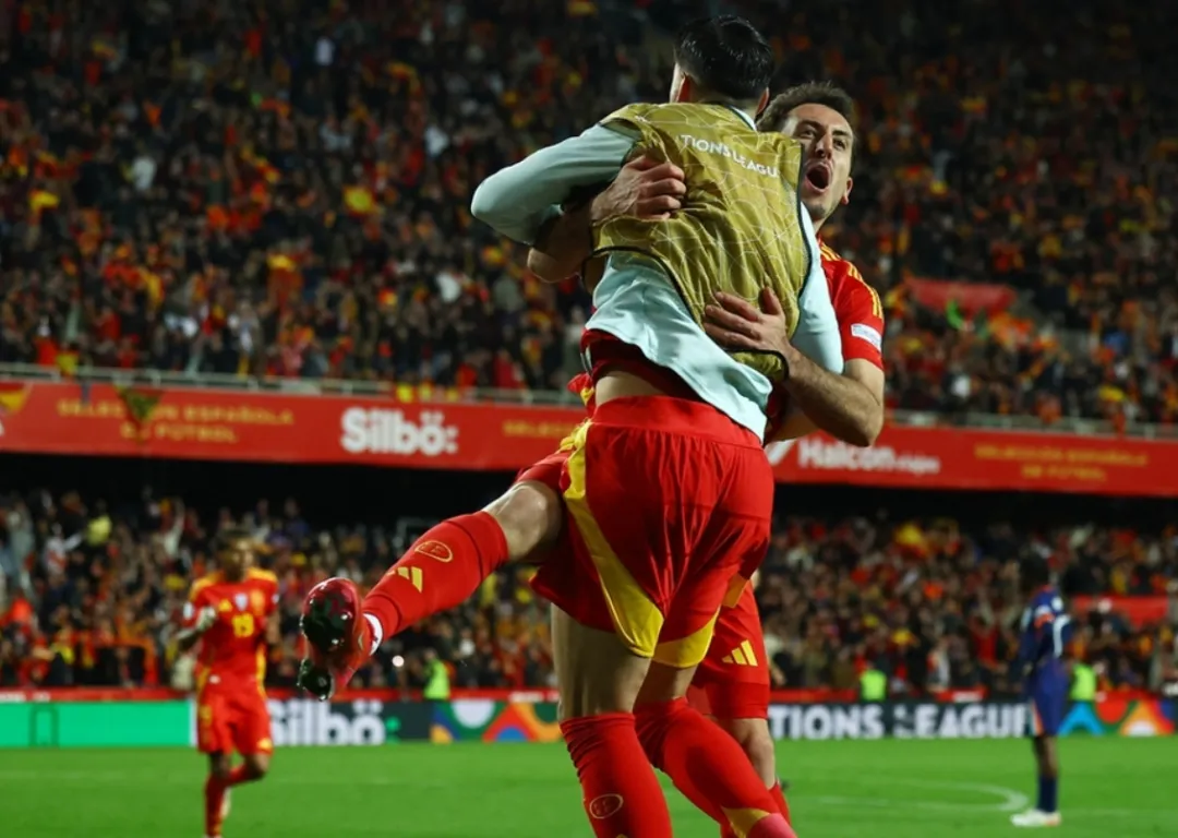 足球明星联袂出战,比赛毫不含糊 足球明星联袂出战,比赛毫不含糊