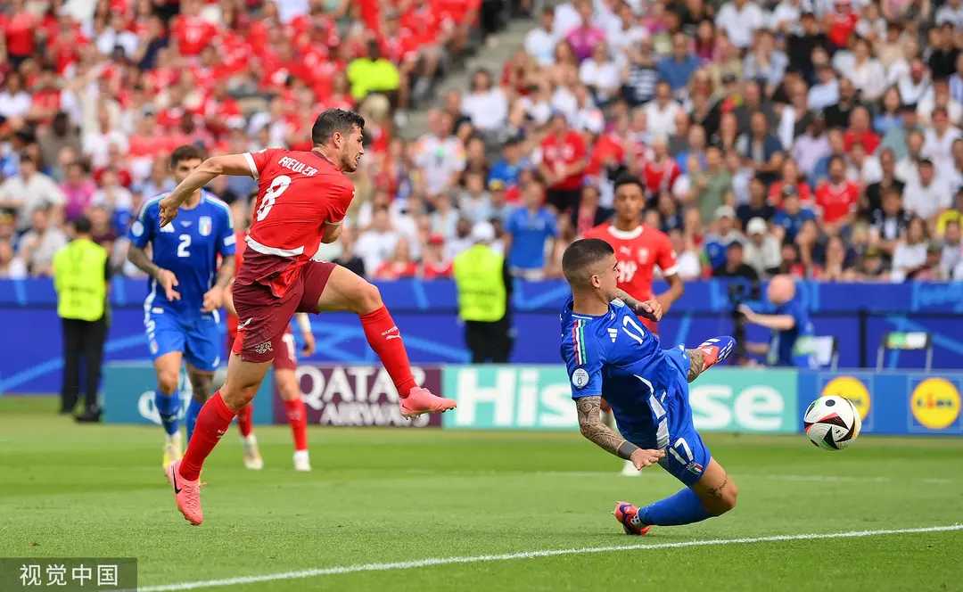 黑白直播网-意大利国家足球联赛迎来新一轮较量