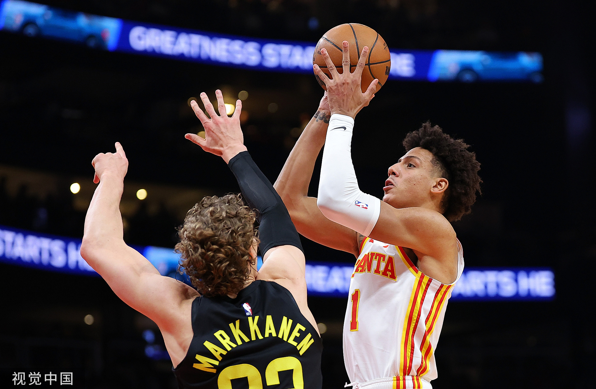 篮网大胜老鹰,取得季后赛席位 篮网大胜老鹰,取得季后赛席位