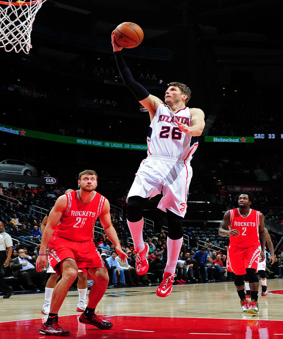 黑白直播免费体育直播-罚球致命,猛龙憾负老鹰