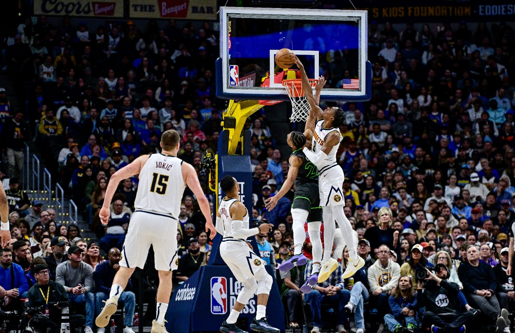 黑白直播网-包含土耳其男篮险胜波兰男篮，丹尼·格林统治全场的词条