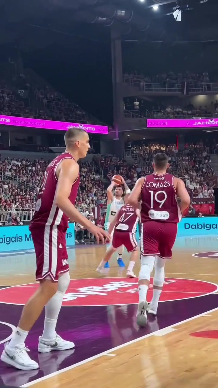 广东队碾压浙江队,东契奇状态火热的简单介绍 广东队碾压浙江队,东契奇状态火热的简单介绍