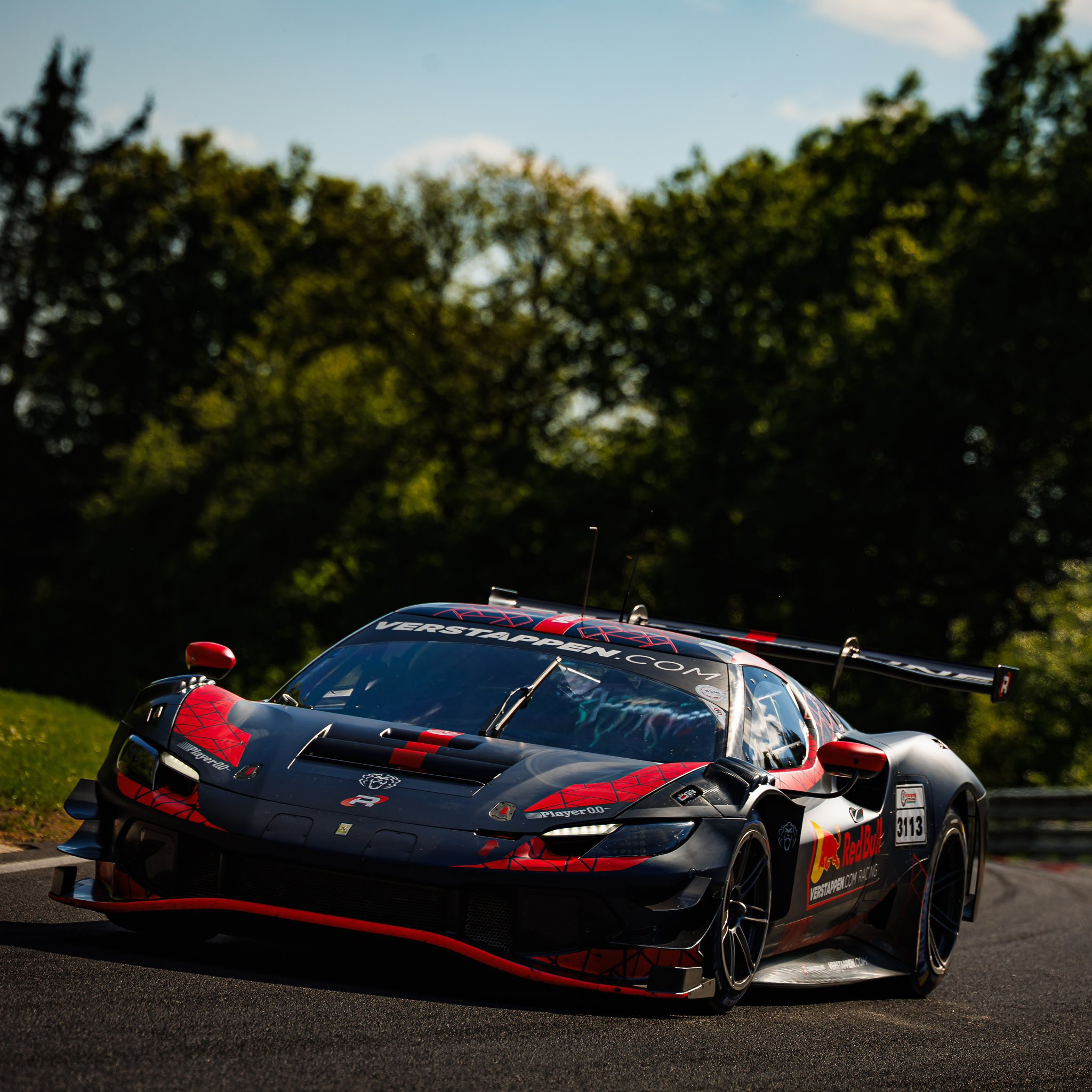 关于梅赛德斯险胜法拉利,维斯塔潘带队取胜的信息 关于梅赛德斯险胜法拉利,维斯塔潘带队取胜的信息