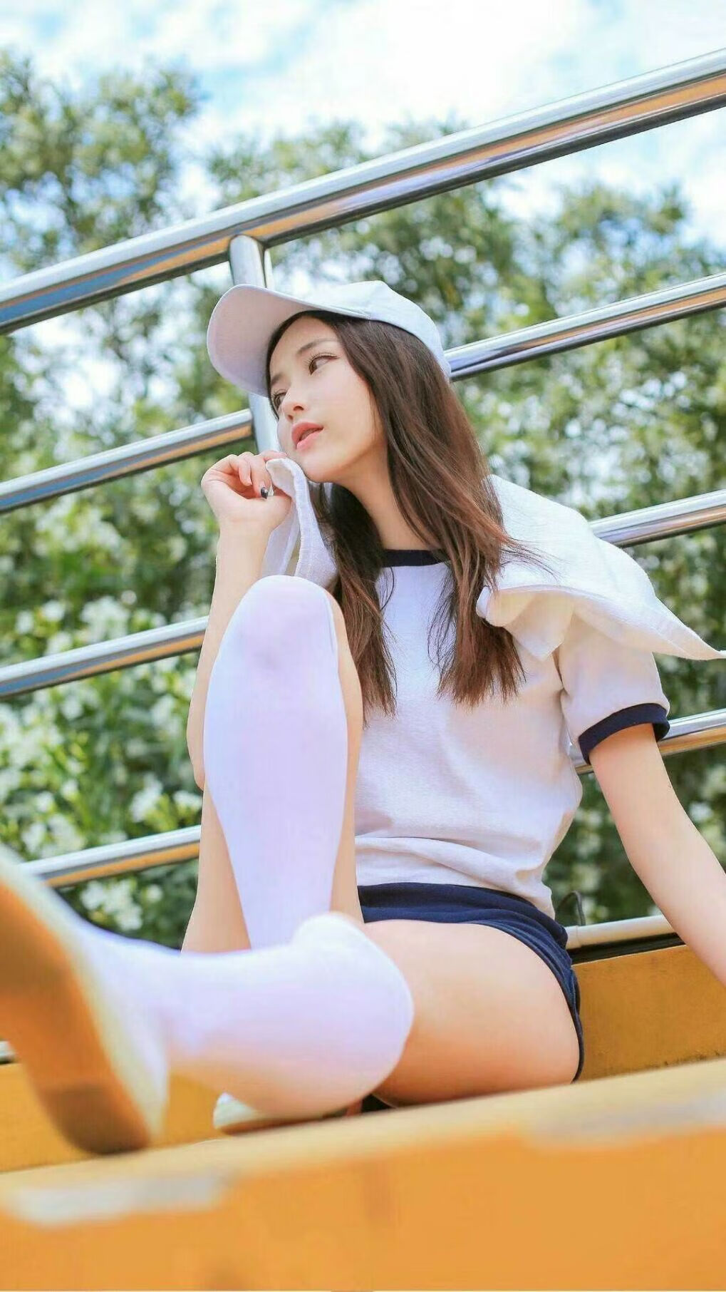 黑白直播免费体育直播-莱奥的变速齿轮，拜仁压哨逆转背后的攻防转换艺术