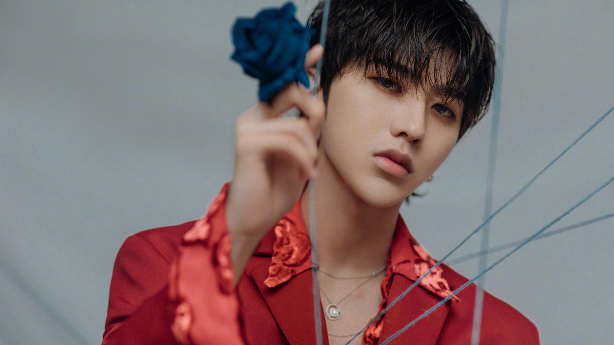 黑白直播nba-英超金元战vs安第斯生存记,足球世界的冰与火